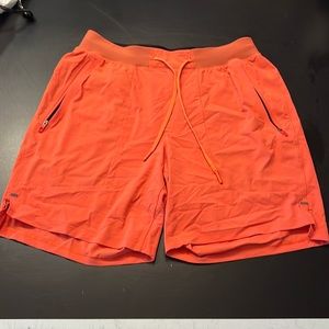 Men’s lulu lemon license to train shorts 7”